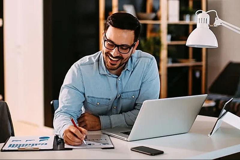 How an Insurance Broker Simplifies the Complex World of Policies