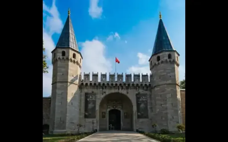 Exploring the Majestic Topkapi Palace: A Journey Through Ottoman Royalty
