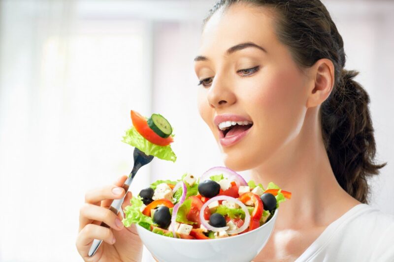 How Your Diet Impacts Your Smile: Foods to Embrace and Avoid