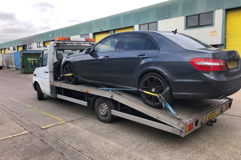 Roadside Rescue: The Real Lifesavers Behind Car Recovery Dubai