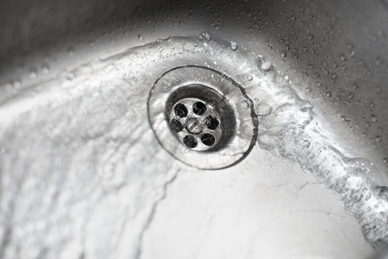 When Do You Need to Call an Emergency Plumber in London?