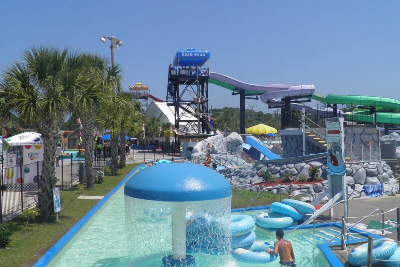 Safety Tips for Visiting Water Parks in Los Angeles CA with Kids
