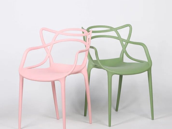 How Does the Black Masters Dining Chair Enhance Interior Aesthetics?