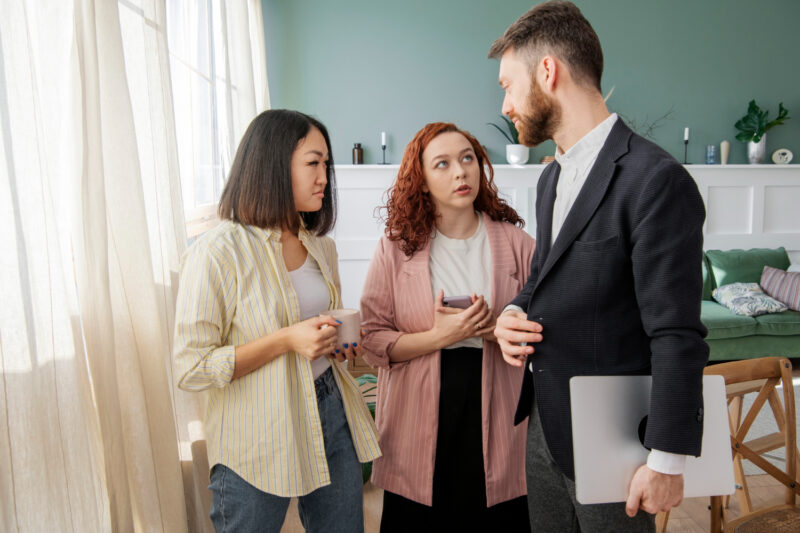 Borrowing From Friends & Family in Ireland: Is It Safer Than Taking out an Unemployed Loan?