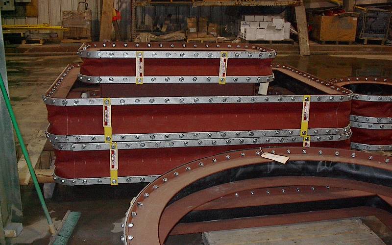 Metal expansion joints