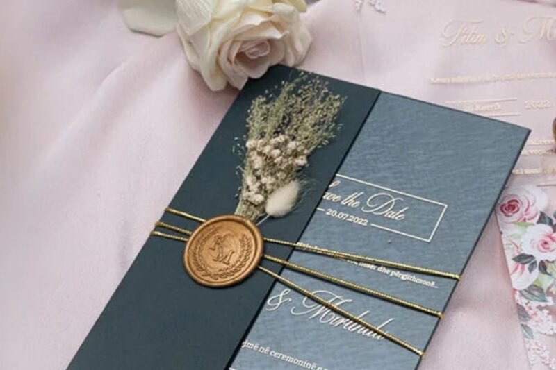 How to Add a Modern Twist to Traditional Wedding Card Design