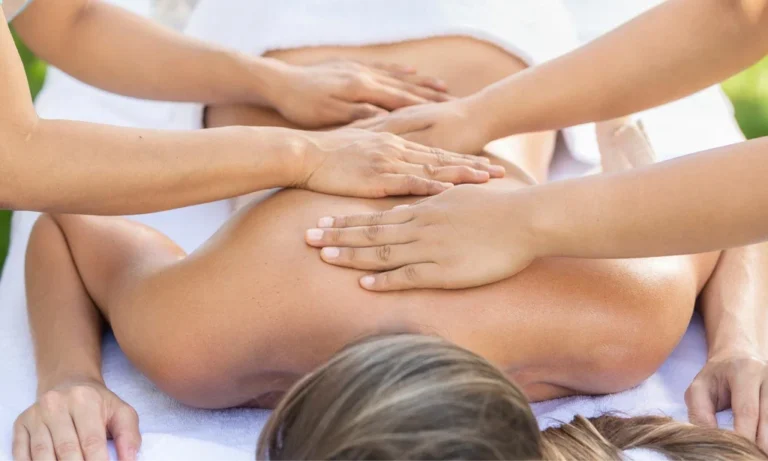 Four-Hand Massage in Laval, QC