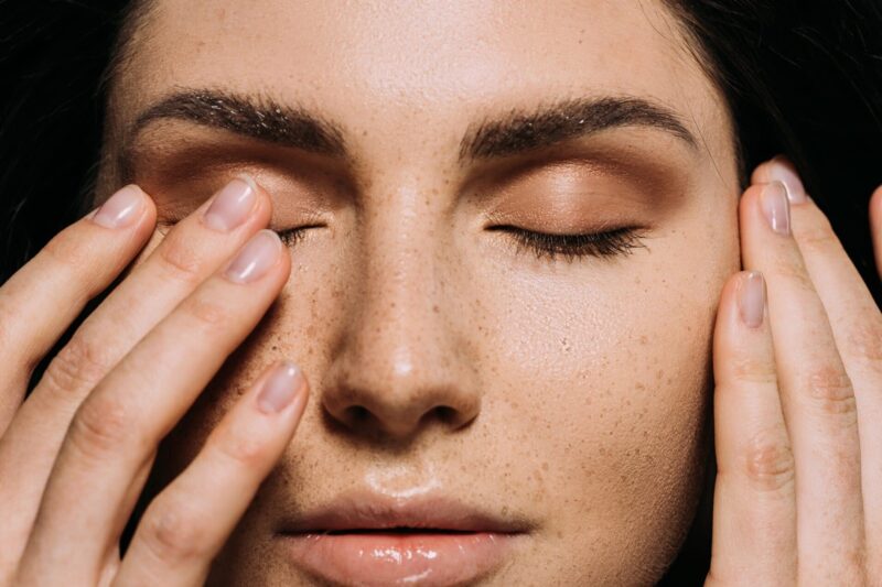 How Safe Is Blepharoplasty for Aging Skin