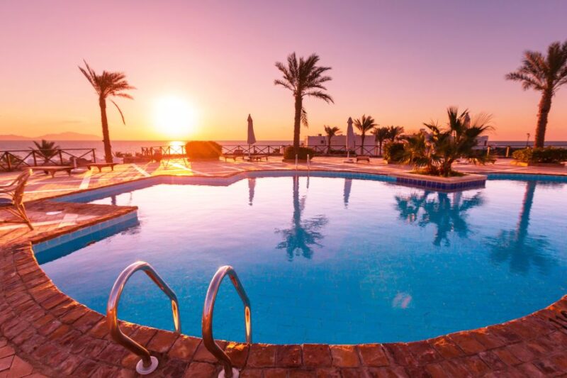 Top 10 Best Pool Lighting Ideas to Transform Your Backyard