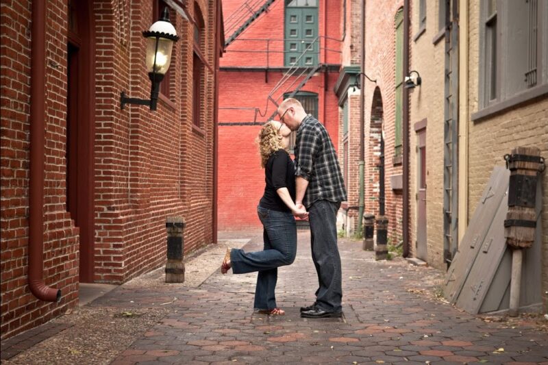 Why Learn How to Bring Back Intimacy In a Marriage?