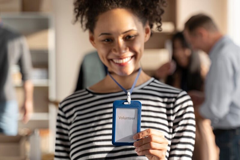 Why Laminated Business Cards Outperform Standard Cards in Durability and Style