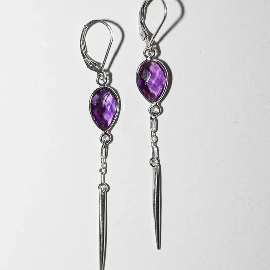 Benefits of Wearing Moonstone and Amethyst Jewelry Daily