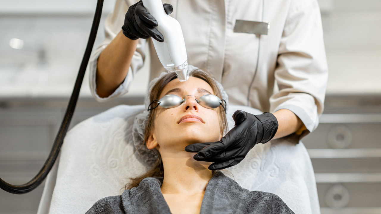 How CO2 Laser Enhances Skin Rejuvenation