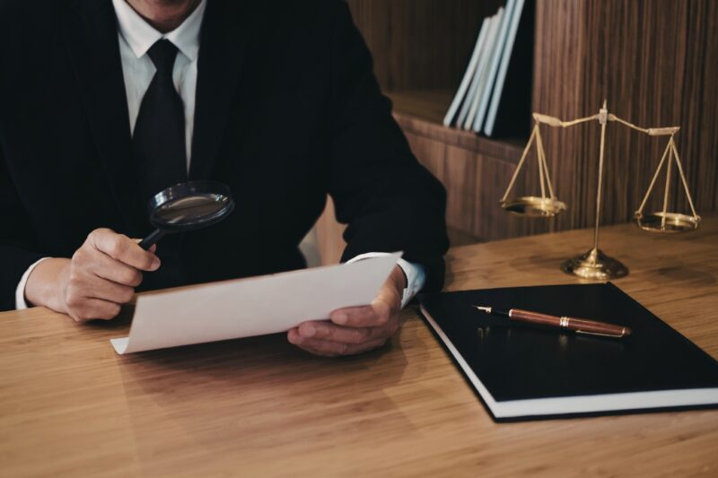 How Injury Lawyers Investigate Evidence to Win Your Case