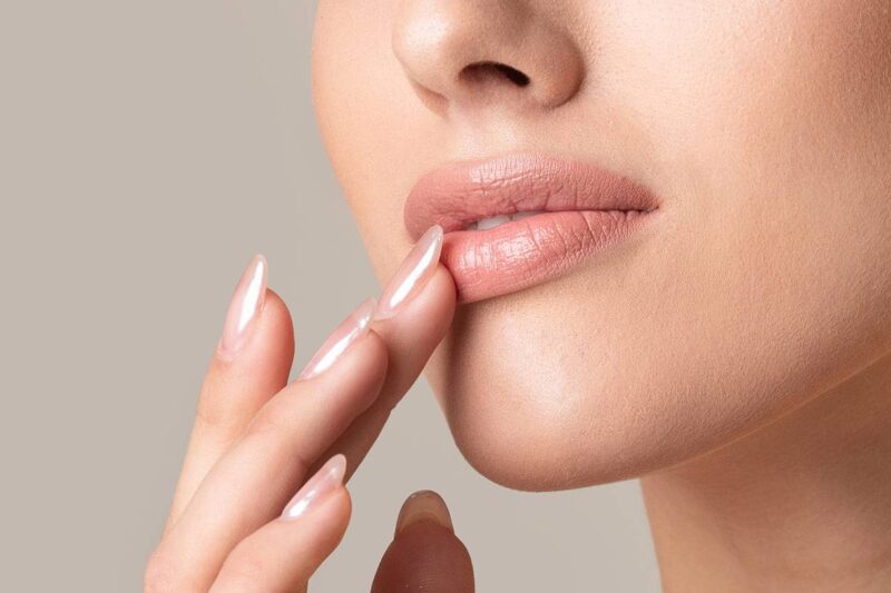 كيف تُحسّن جراحة تصغير الشفاه المظهر؟