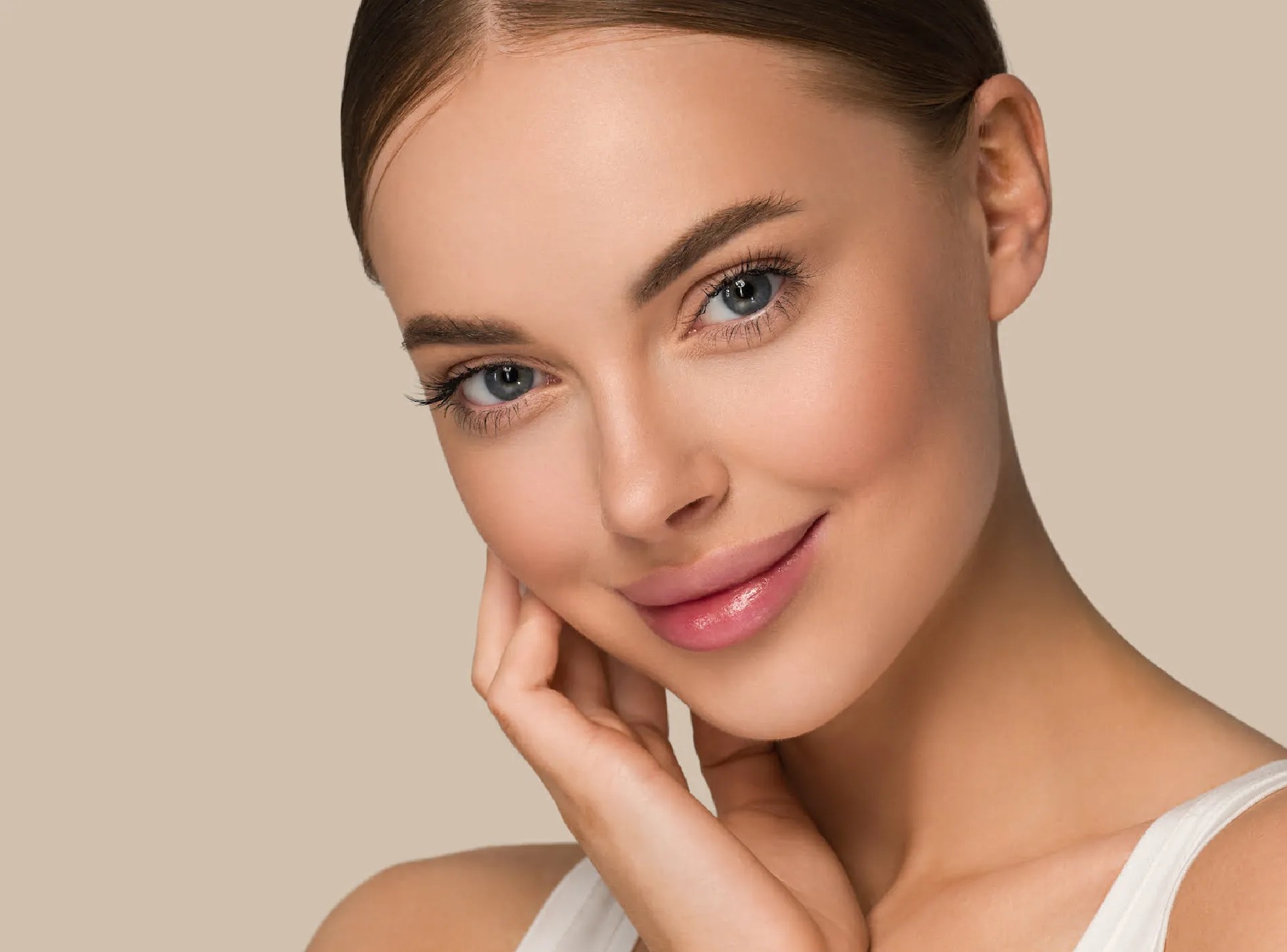 هل عملية تجميل الأنف بالحقن السائل أفضل من الجراحة؟