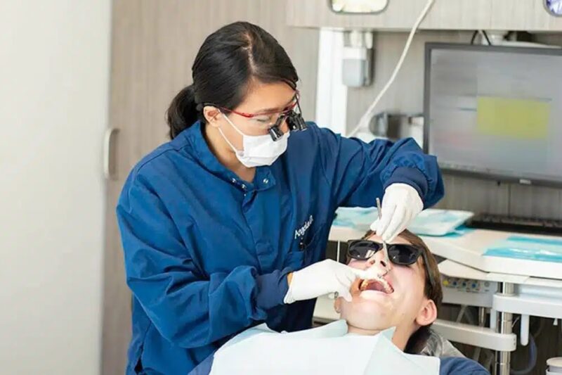 What Should You Expect During a Tooth Extraction in River Oaks?