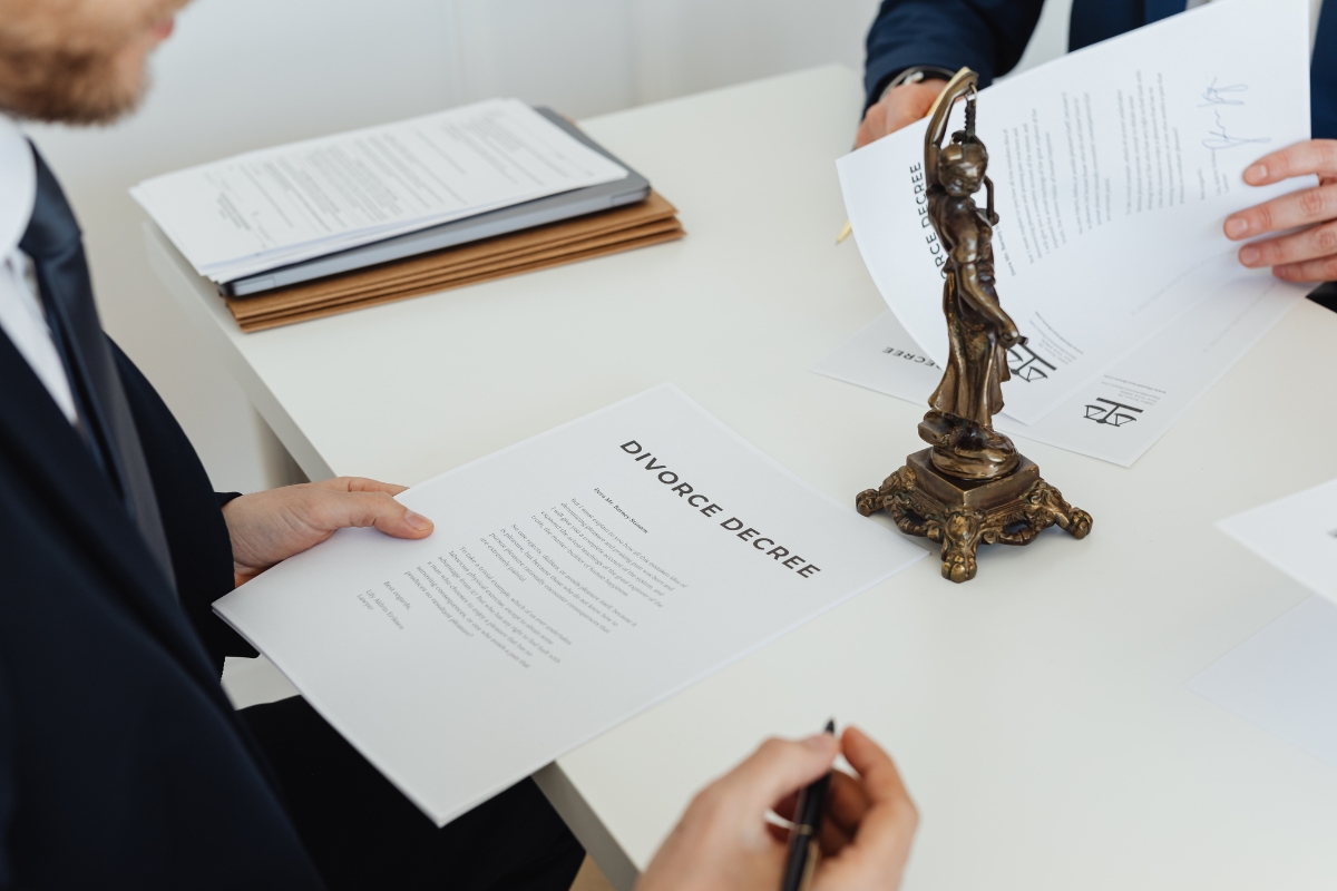 How to Handle Hidden Assets in a Peoria Divorce