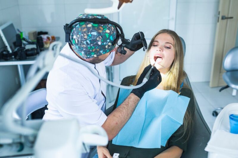 Pros & Cons: In-Chair or Take-Home Teeth Whitening