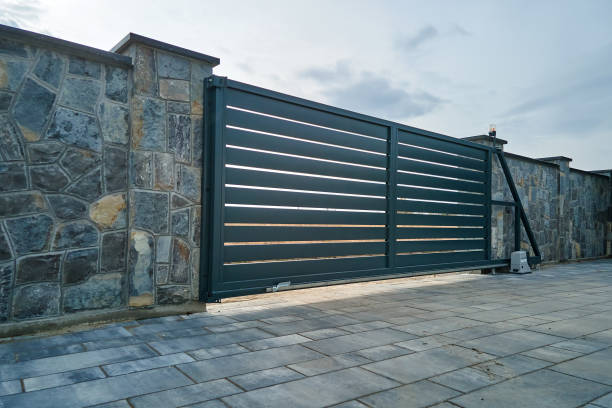 Metal Gate Installation