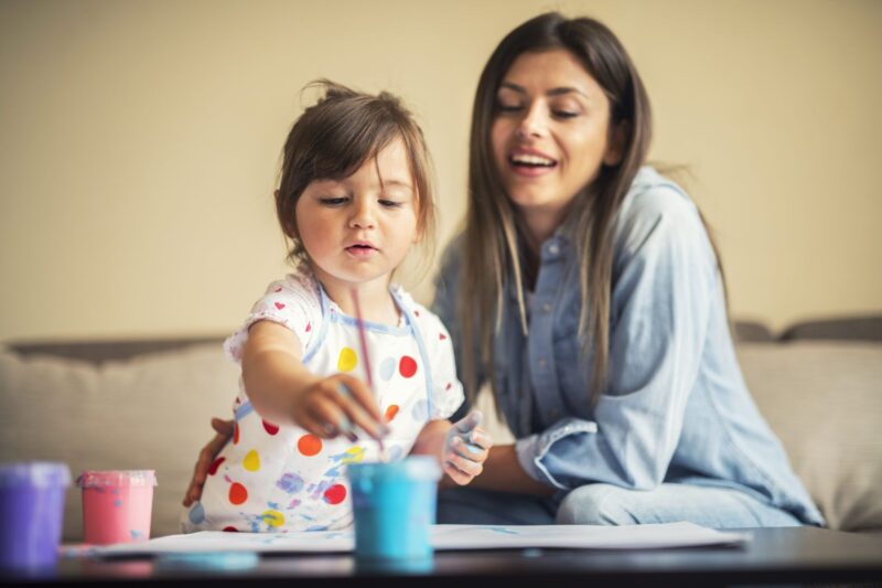 كم مرة يجب استخدام خدمة رعاية الأطفال المنزلية؟